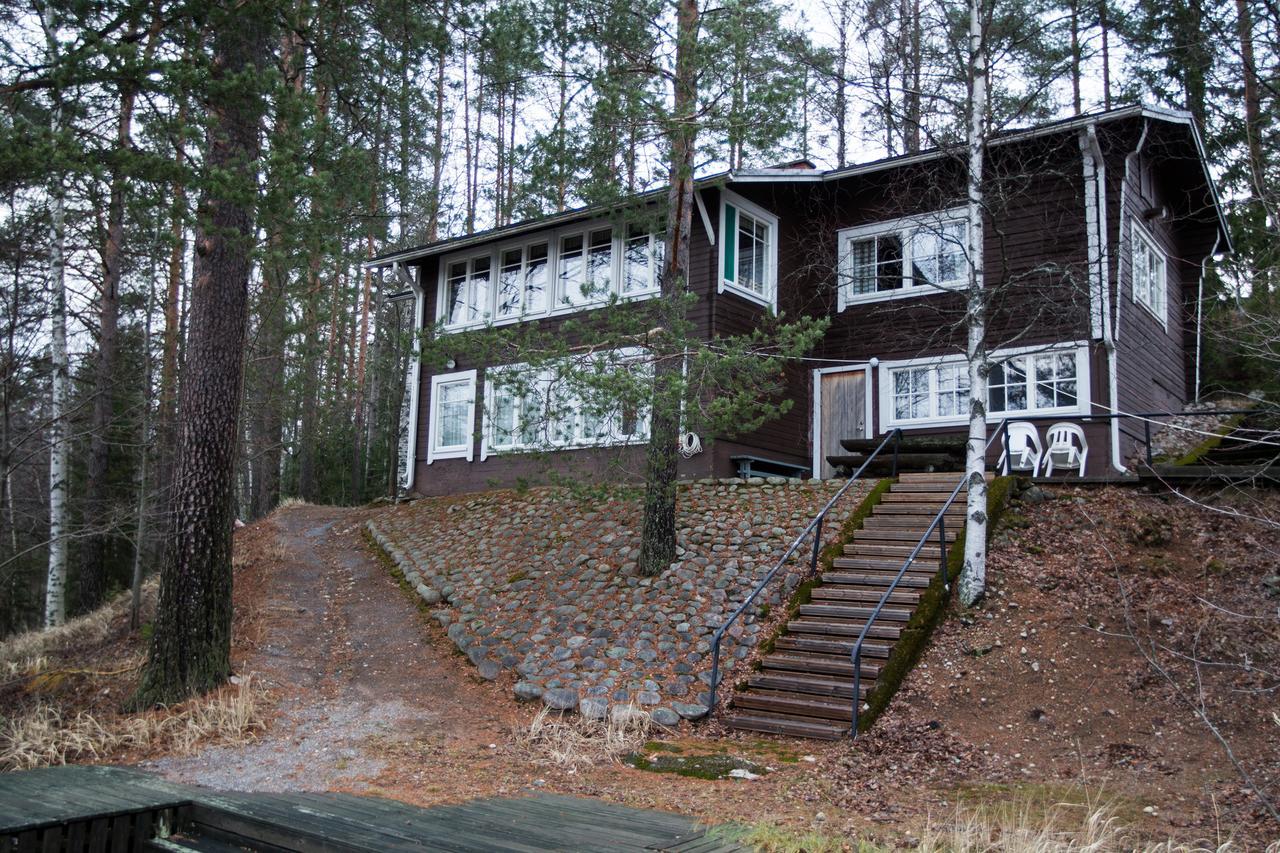 Hotel Urkin Piilopirtti Pinsio Exterior photo